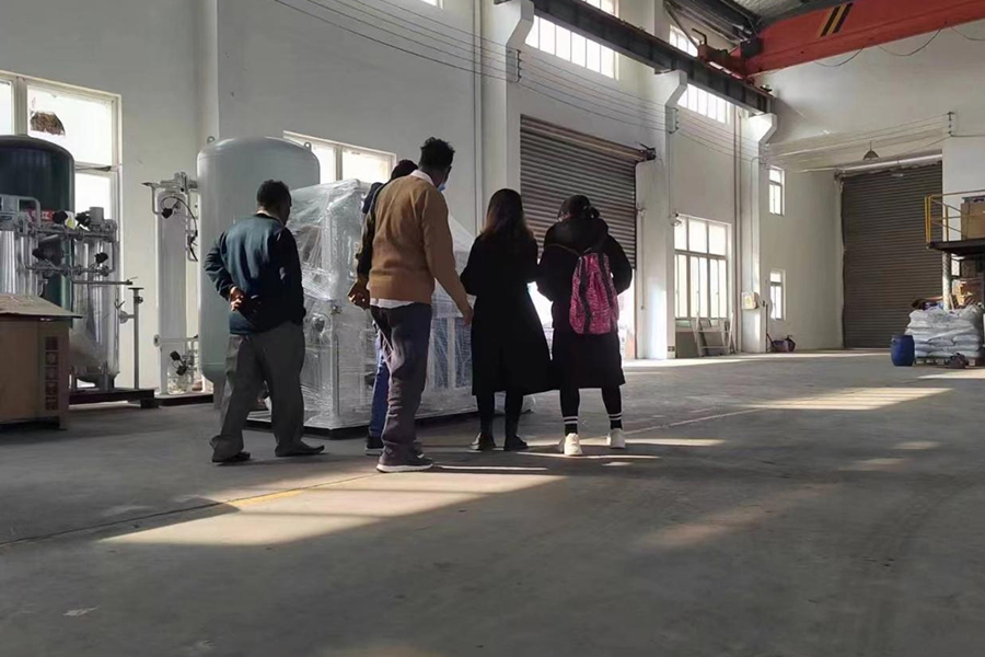 Pelanggan India Mengunjungi Pabrik “Jiangsu Luoming” dan Menanta Kontrak untuk Generator Oksigen 20Nm3/jam