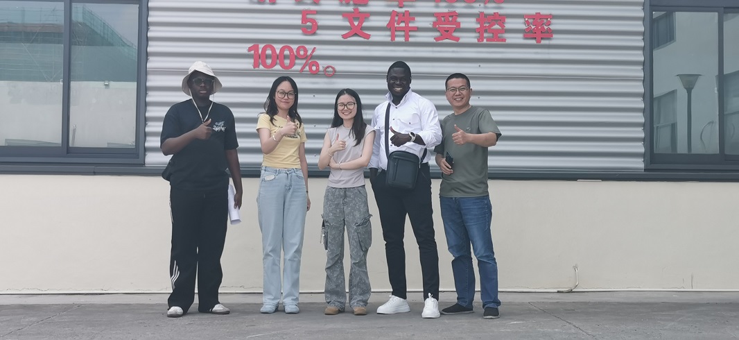 Klien Burkina Faso Menandatangani Pesanan Setelah Mengunjungi Basis Pabrikan Generator Oksigen dan Nitrogen Kami